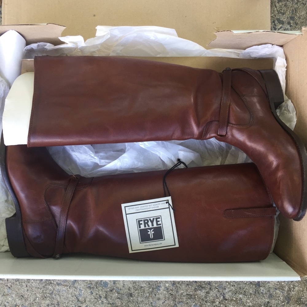 Like-new FRYE Lindsay Plate women’s 8